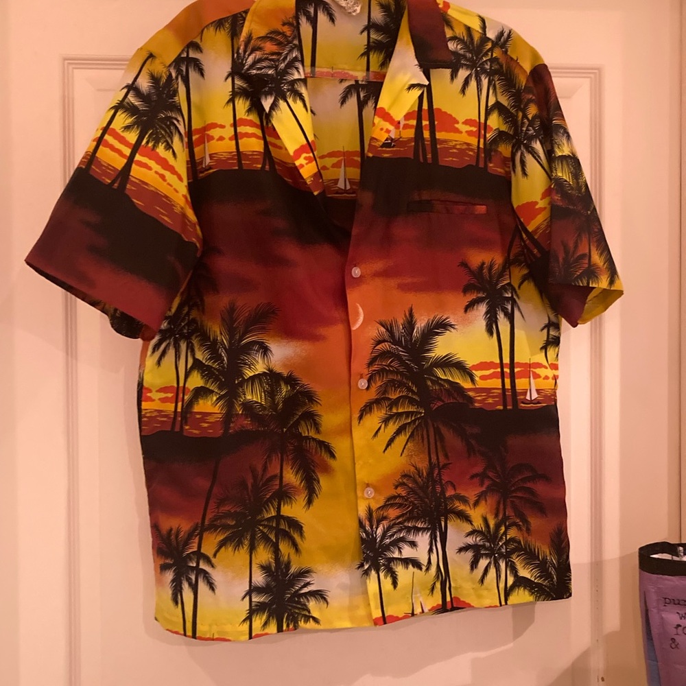 Men’s vintage Hawaiian shirt